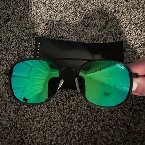Women’s Quay sunglasses